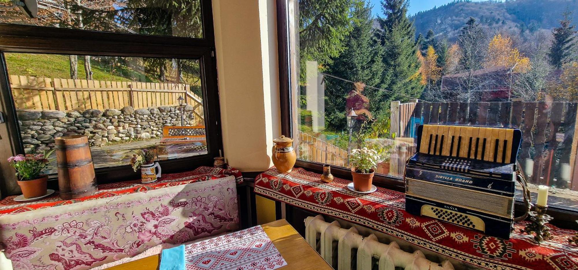 Harmonie Tree House Cotagges Trei Brazi Holiday park